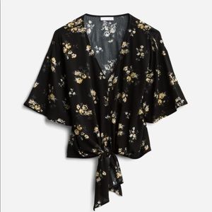 Luq Rhee Tie Front Top